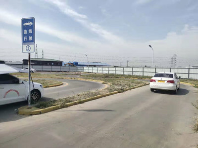 駕校報(bào)名怎么報(bào)是多少