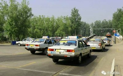 京城駕校董曉捷教練 北京駕駛員教練的卓越風采與學員評價